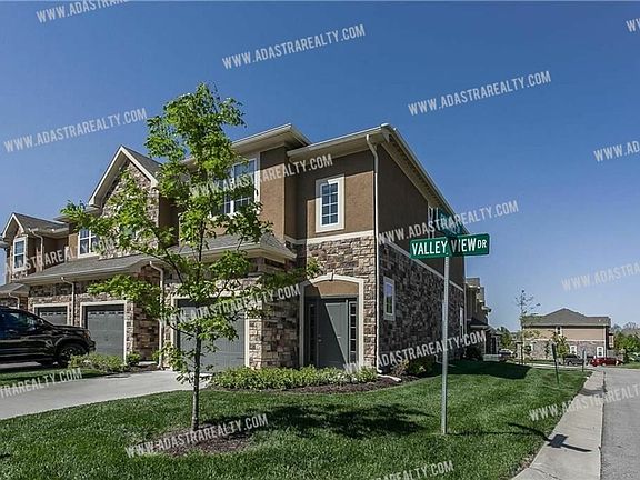 2nd image of 15852 Valley View Dr