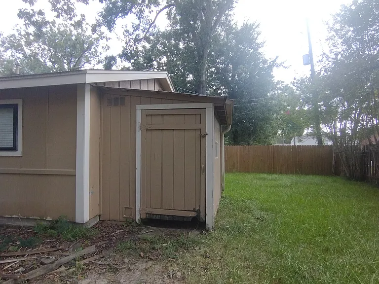 325 Bois D Arc Dr — Photo 9