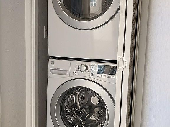 In-unit Washer / Dryer combo.