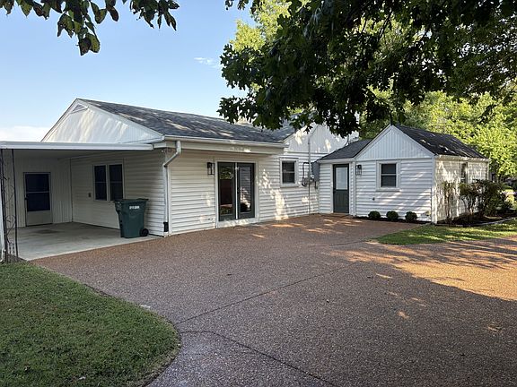 3rd image of 506 W Sunset Dr