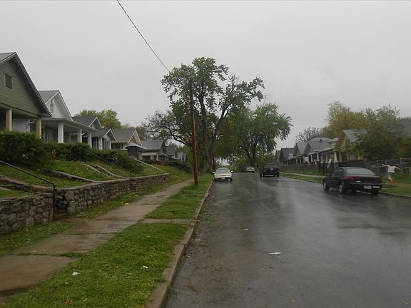 4th image of 140 Wheeling Ave
