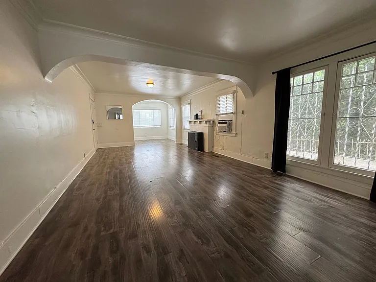 1855 S Redondo Blvd — Photo 7