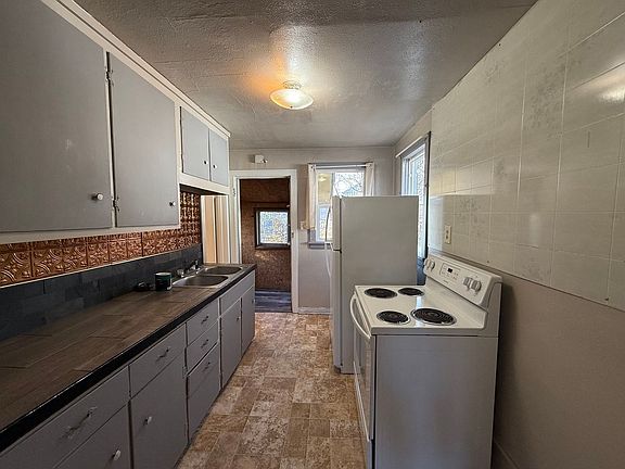 3rd image of 2114 Avenue B