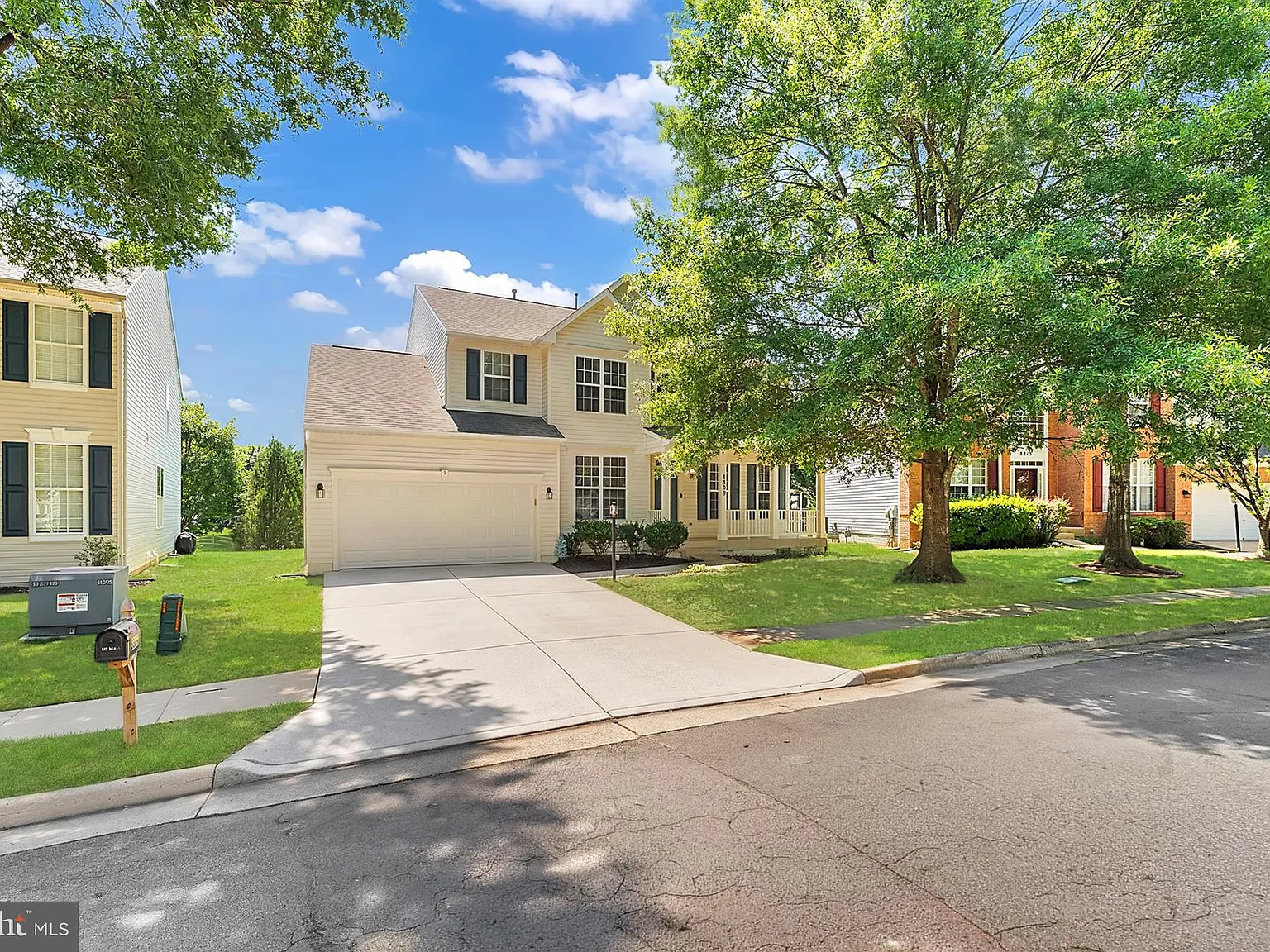 4 bed, 4.5 bath, 4638 sqft, $4,000 — Photo 2