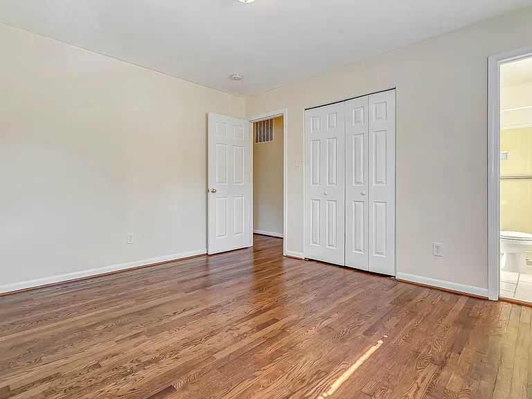 8808 Patricia Ct — Photo 29