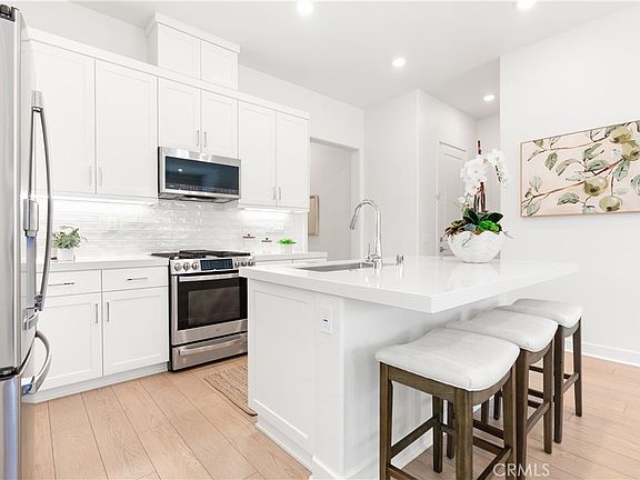 5th image of 806 Sunrise Rd