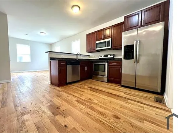 2106 N 17th St #2, Philadelphia, PA 19121