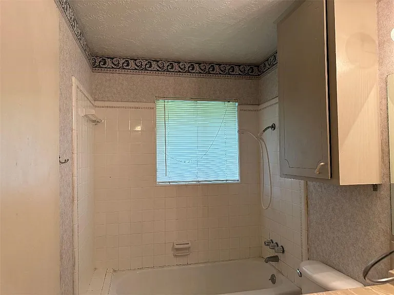 205 Broadway St — Photo 19