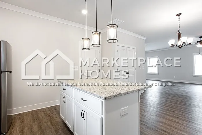 185 Russell Way — Photo 18