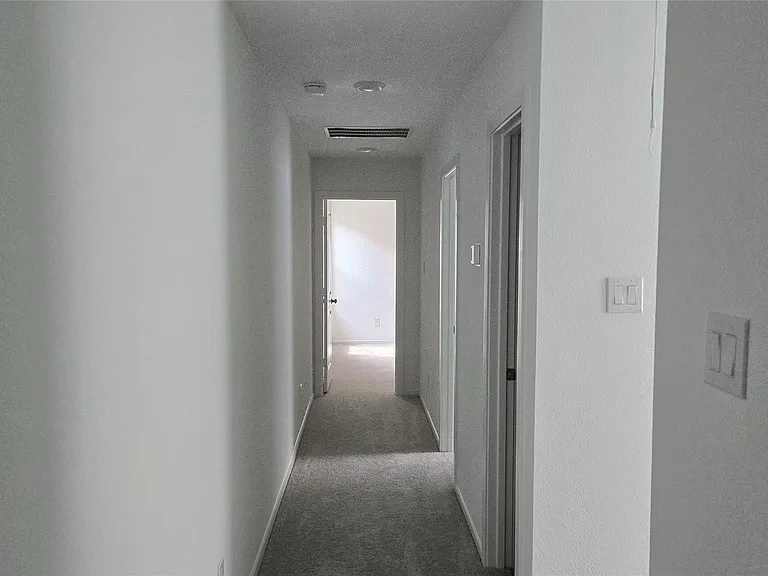 952 Pertuso Ln — Photo 4