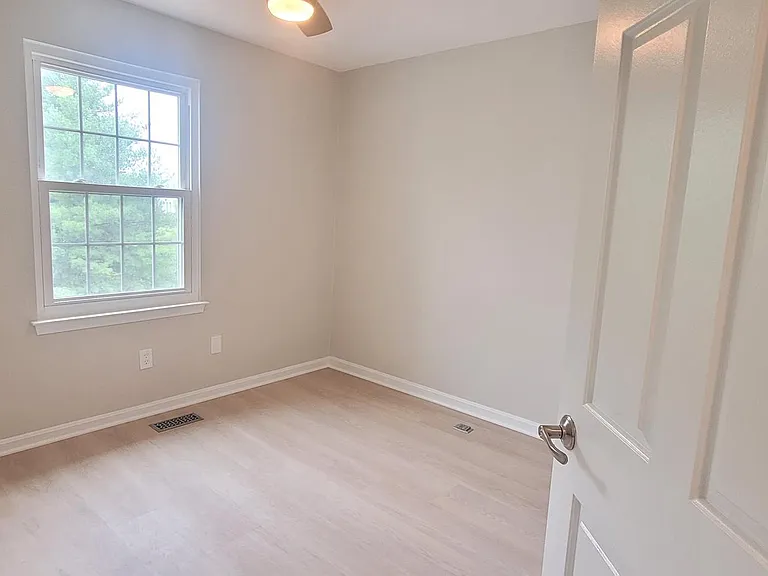 8413 Meadow Green Way — Photo 11