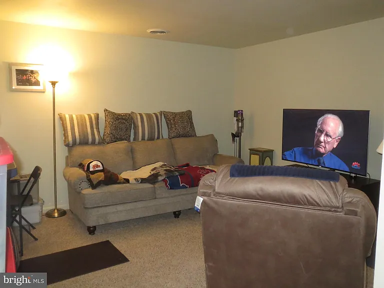 643 Main St #B-3 — Photo 5