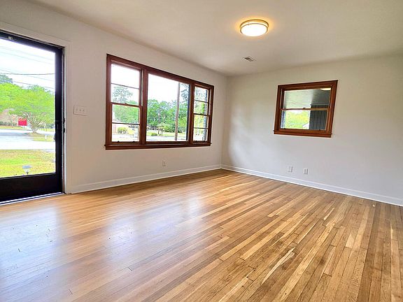 5th image of 1113 Yeamans Hall Rd