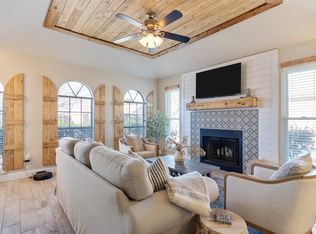 2918 Clover Ln, Euless, TX 76039