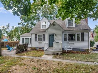 24 Pettigrew Pl, Westwood, MA 02090