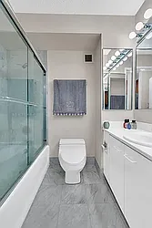 Rented by R New York