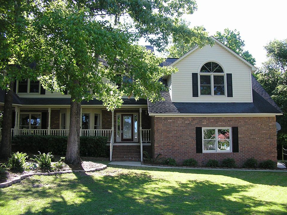 Beautiful .50 acre lot in Golf Course Community