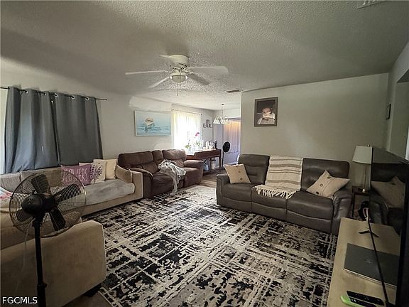 3rd image of 1891 Winkler Ave