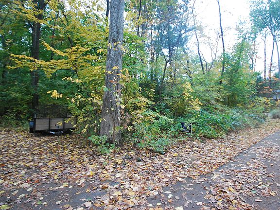 4th image of 3208 Beach Trail Dr