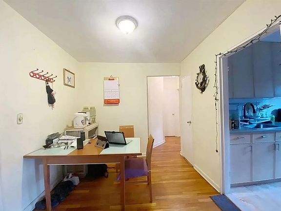 4th image of 33-04 91st St #5R