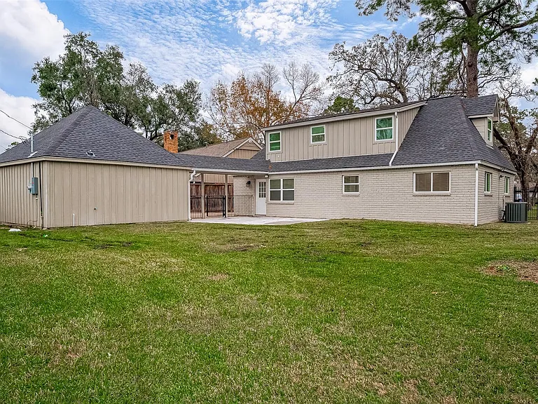 1739 Nocturne Ln — Photo 37
