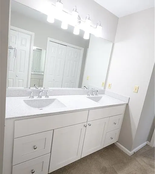 1359 Oakengate Dr — Photo 40