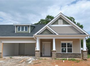 245 Hawks Nest Cir, Clemmons, NC 27012