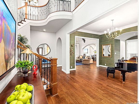2nd image of 8118 Vanity Hill