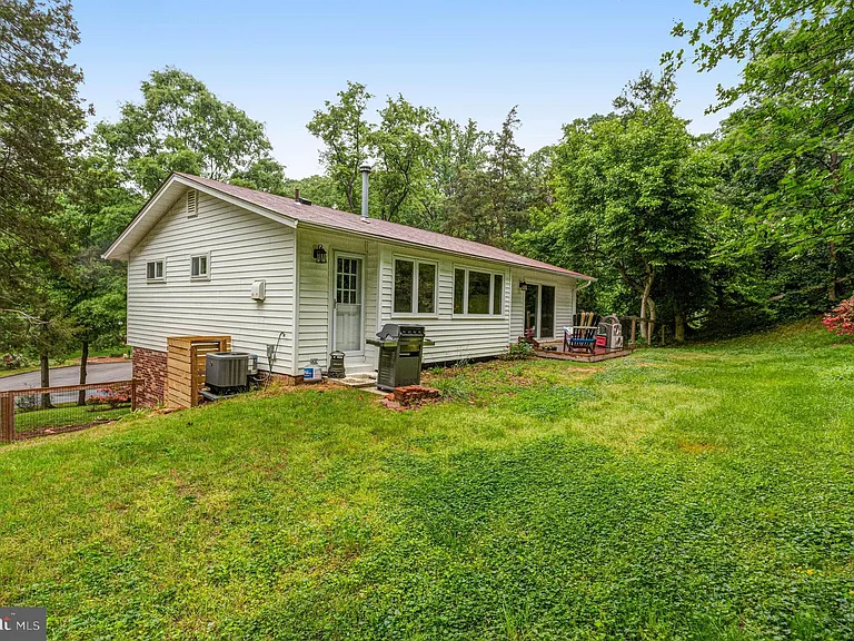 8805 Menard Ct — Photo 28