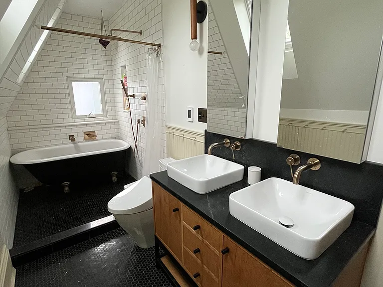 2nd Floor Bathroom