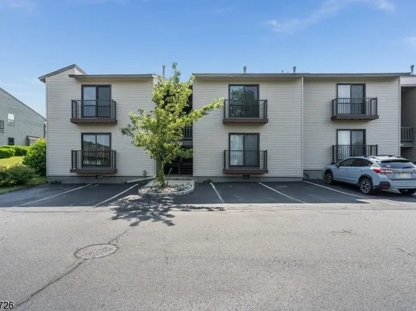 1302 Spruce Hills Dr, Glen Gardner Boro, NJ 08826