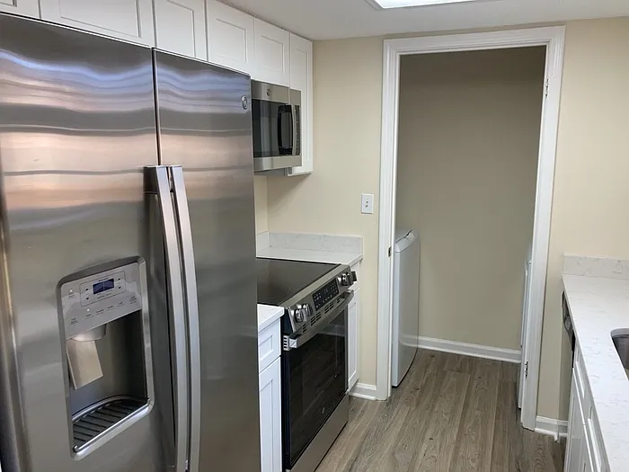 1 bed, 1.0 bath, $1,600 — Photo 4