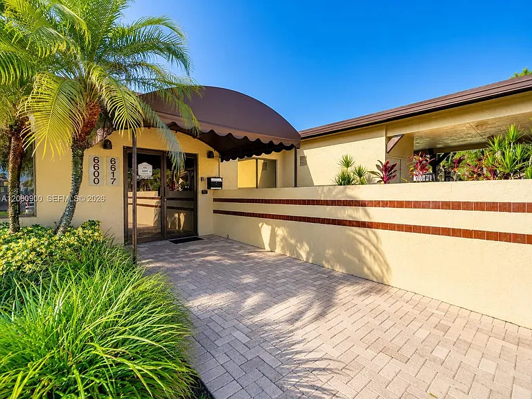 6585 Somerset Dr #103 — Photo 30