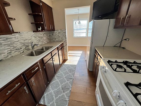 2nd image of 5841 W Lawrence Ave APT 2SE