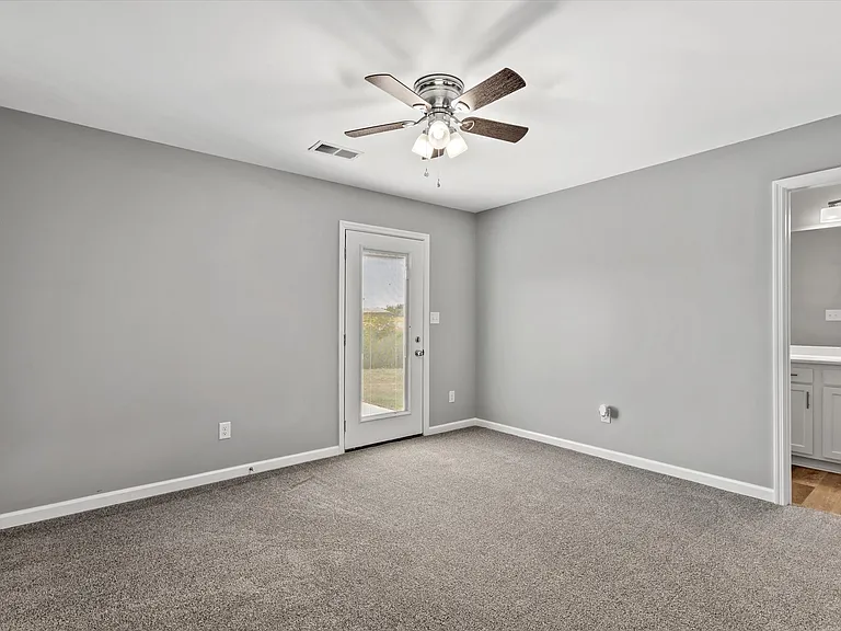 2015 Dolly Dr — Photo 13