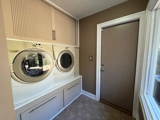2537 Stonegate Dr — Photo 24