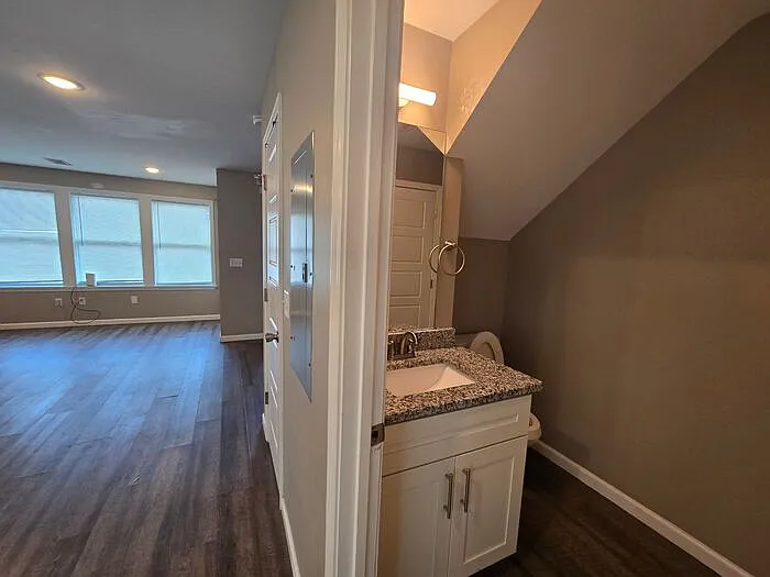 613 Brister St #B-103 — Photo 24