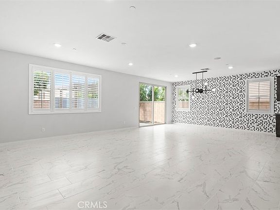 4th image of 16575 Justin St
