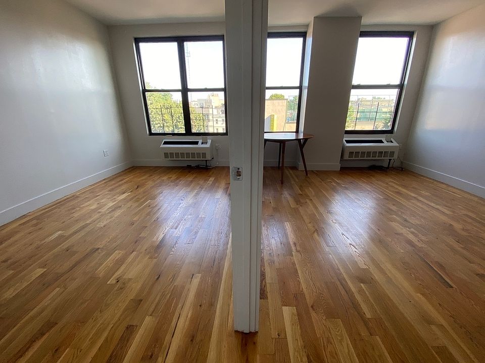 1st image of 41 Kosciuszko St #327