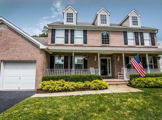 23 E Shenendoah Rd, Howell, NJ 07731