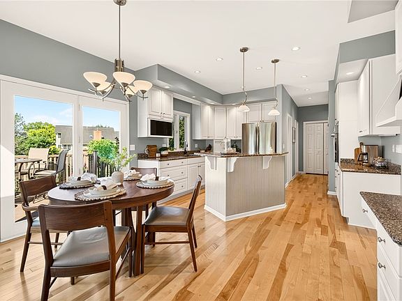 3rd image of 66 Churchview Ln