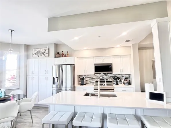 8555 Naples Heritage DR #213, NAPLES, FL 34112