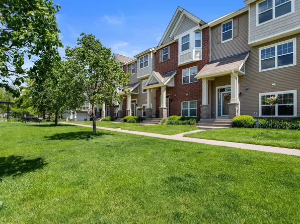 11751 Emery Village Dr N, Champlin, MN 55316