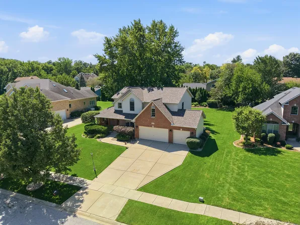 795 Morningside Ct, Crown Point, IN 46307
