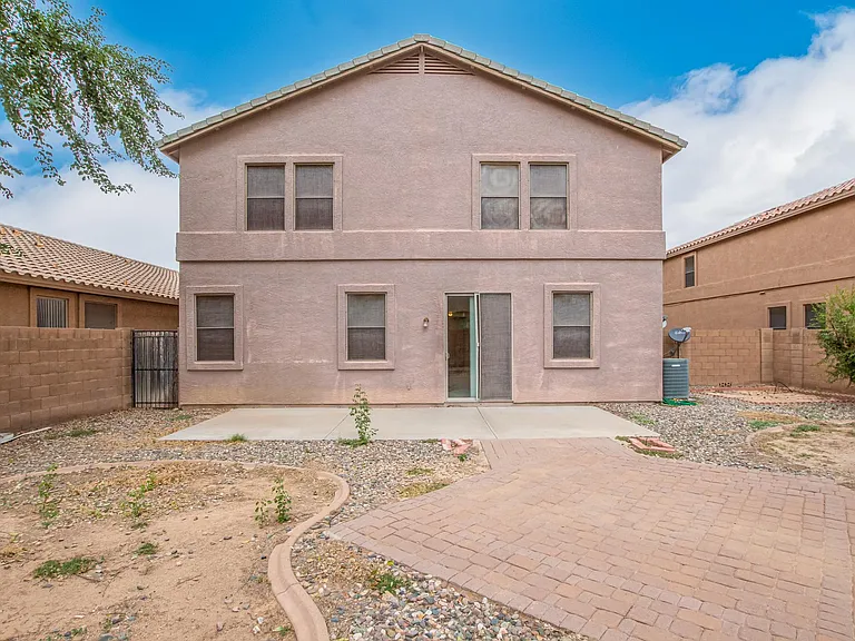 3209 W Saint Catherine Ave — Photo 39