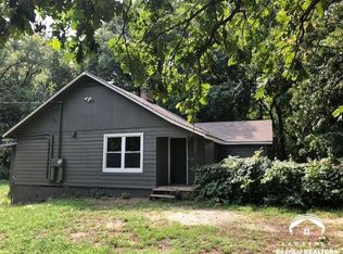 1057 N 1750th Rd, Lawrence, KS 66049