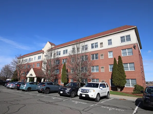 20 Heaths Ct APT 104, Lynn, MA 01905