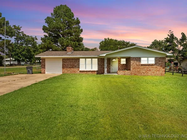 1201 SE 11th St, Wagoner, OK 74467