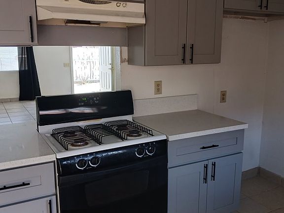 4th image of 13840 Mark Dr APT A