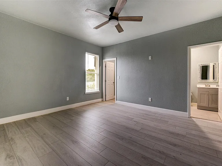 4323 Continental Dr — Photo 15